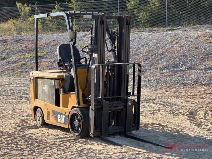 caterpillar-ec30n2-image-1