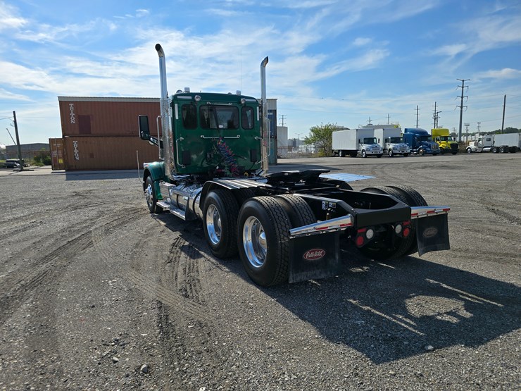 2019-peterbilt-567-image-20