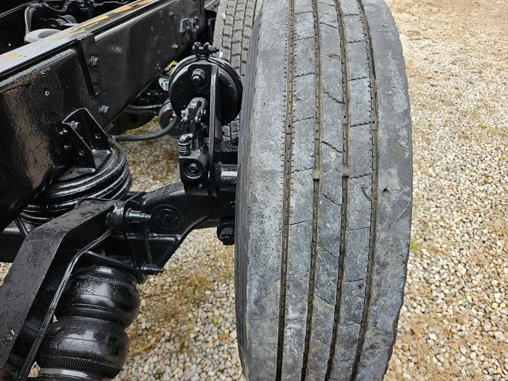 2015-kenworth-t800-image-98