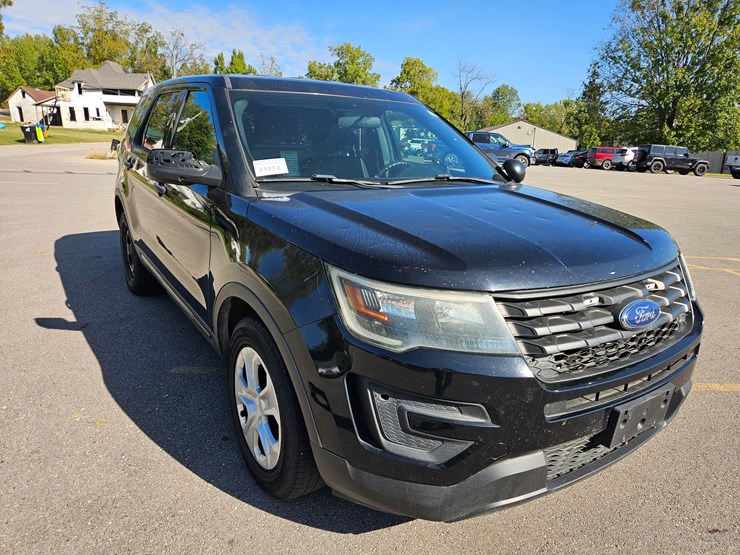 2017-ford-explorer-image-18