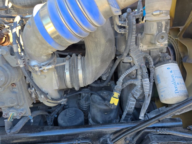 2015-peterbilt-579-image-58