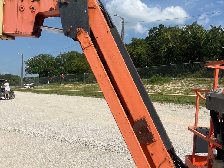 2016-jlg-800aj-image-13