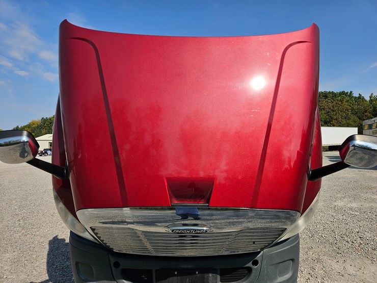 2016-freightliner-cascadia-125-image-43