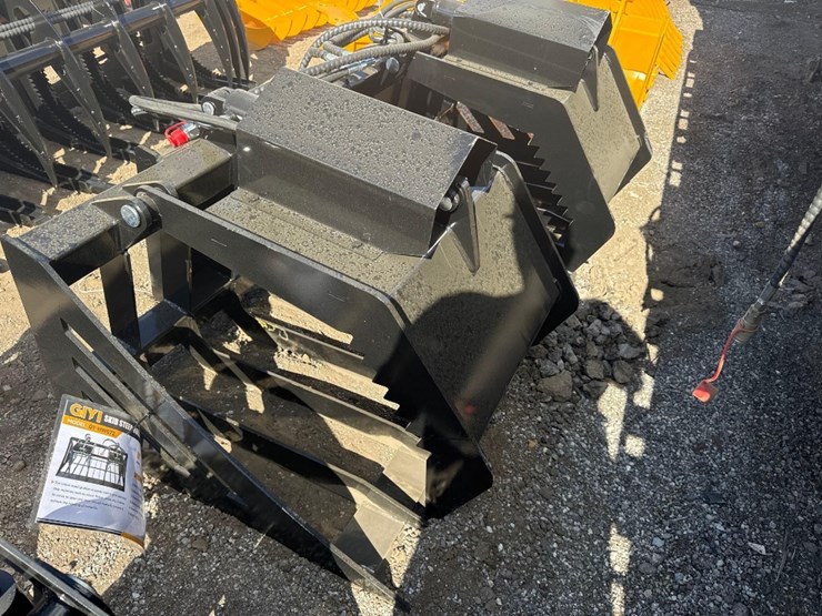 new-giyi-co-hydraulic-skidloader-hollow-bottom-grapple-bucket-model-gy-hwg72-image-1