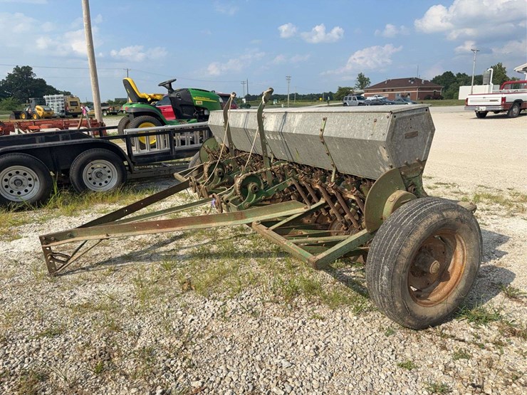 john-deere-model-b-planter-image-5