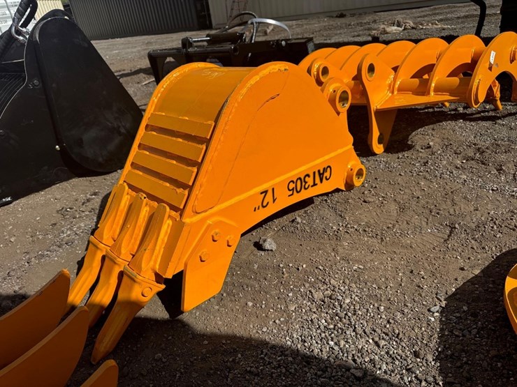 caterpillar-305-image-2