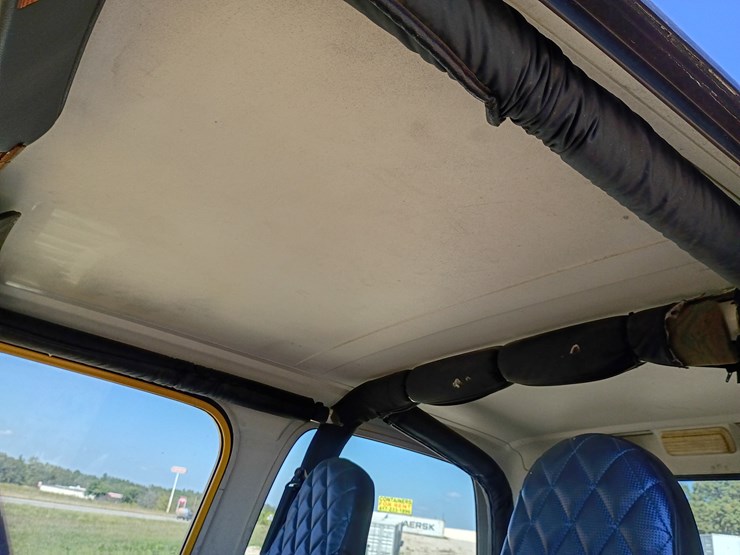 1995-jeep-wrangler-image-35