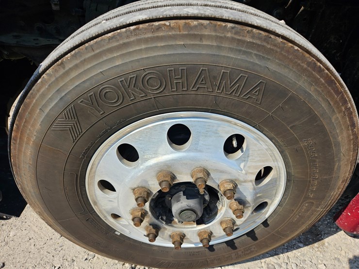 2016-freightliner-cascadia-125-image-109