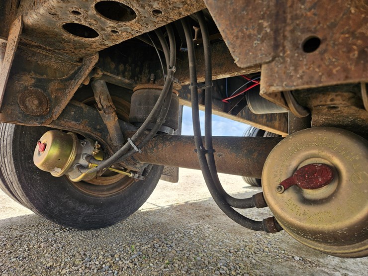 2011-great-dane-flatbed-image-43