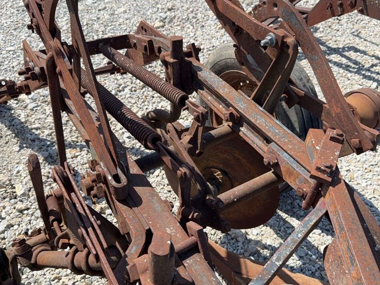 3-bottom-trip-plow-image-30
