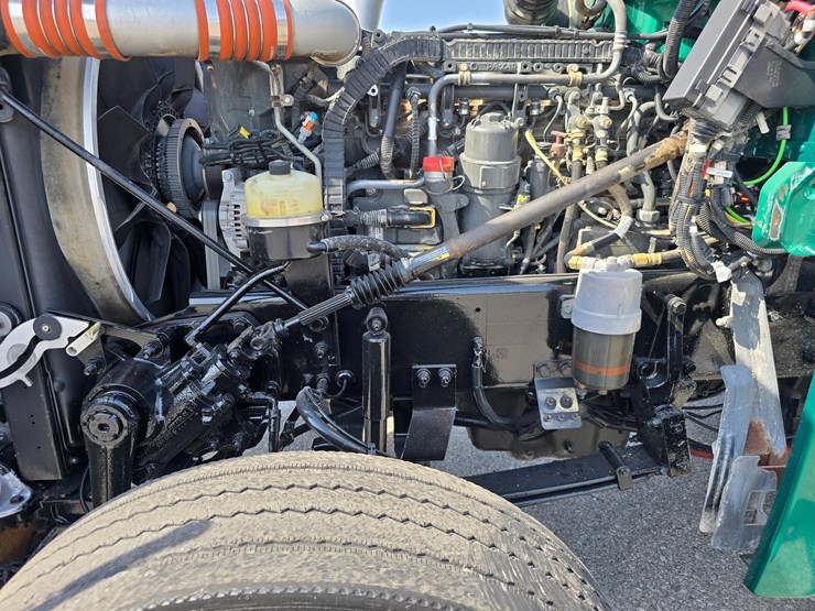 2014-peterbilt-388-image-60