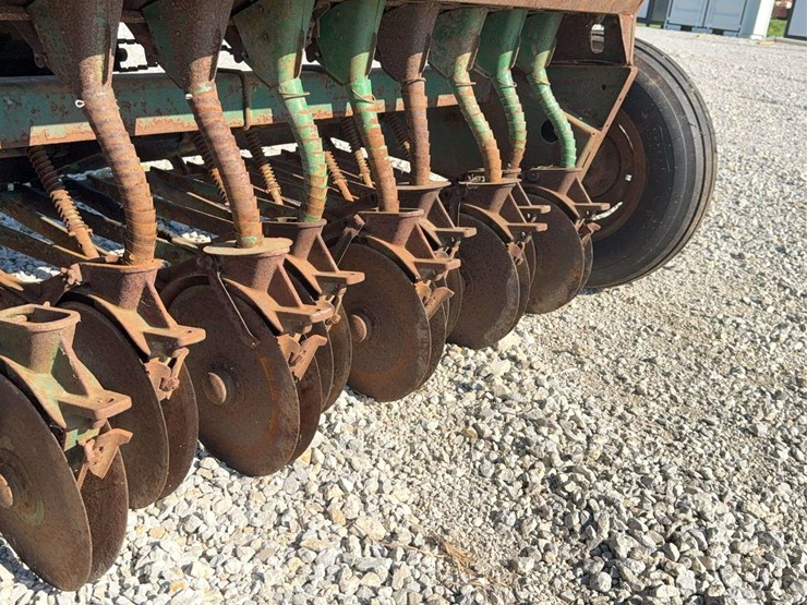 oliver-superior-grain-drill-image-39