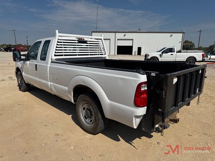 2016-ford-f250-xl-image-3