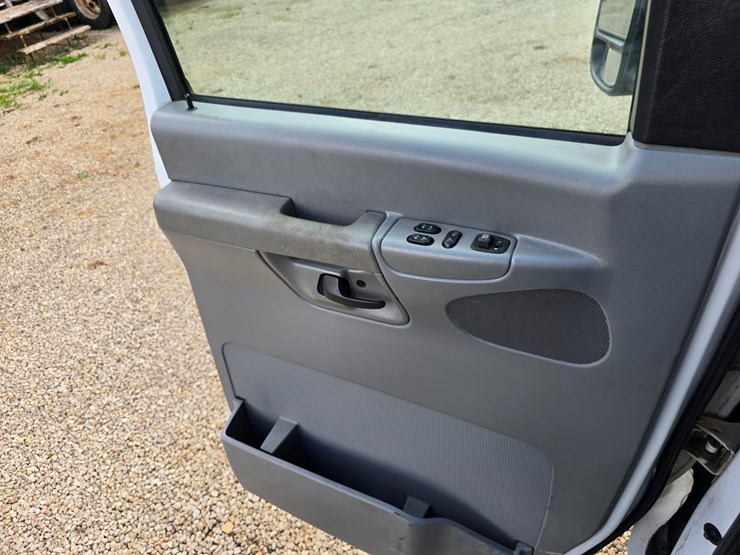 2008-ford-e450-image-57