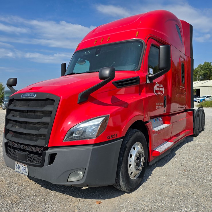 2019 FREIGHTLINER CASCADIA 126