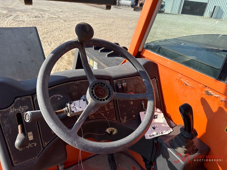 2015-jlg-g6-42a-image-32