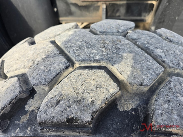 2015-jlg-g6-42a-image-12
