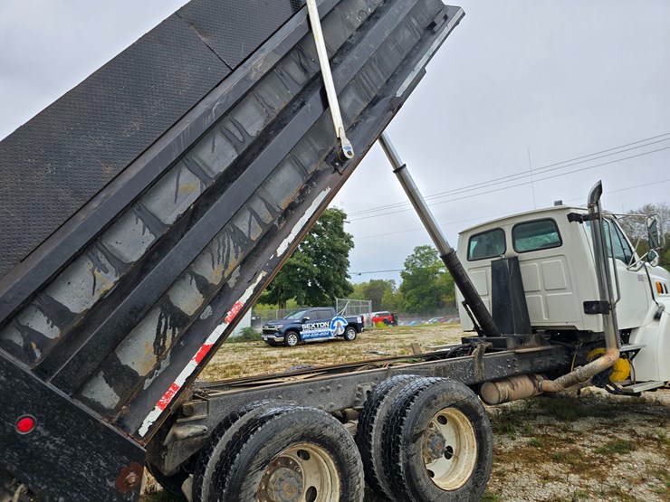 1999-sterling-l9511-image-56