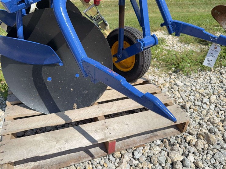 2-bottom-fast-hitch-disc-plow-image-15