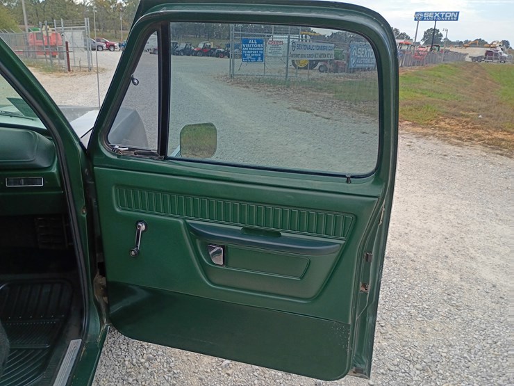 1976-dodge-ram-charger-image-38