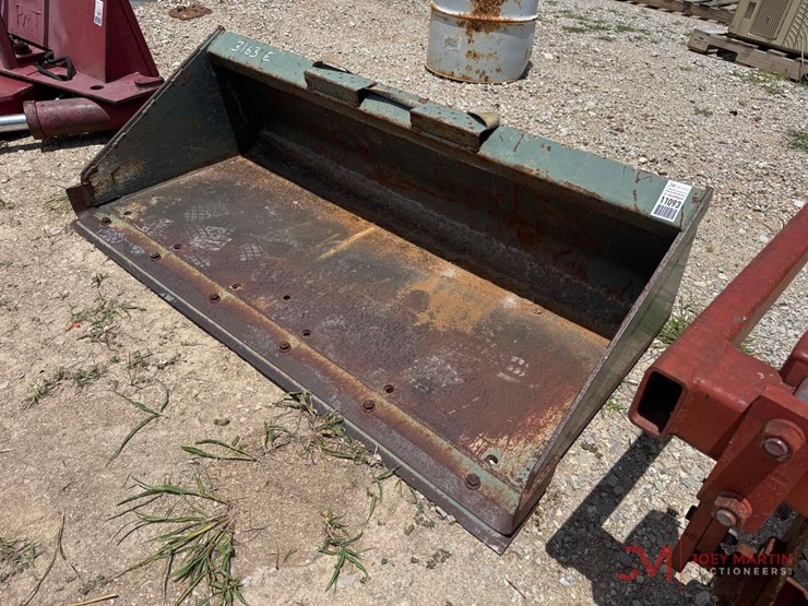 69"-smooth-bucket-w/-bolt-on-cutting-edge-skid-steer-attachment-image-4