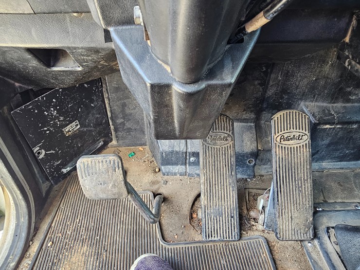 1989-peterbilt-379-image-84