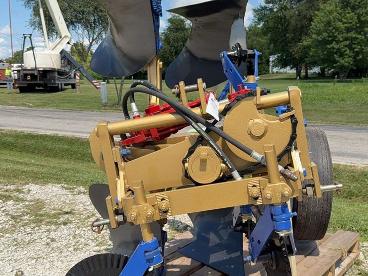2-bottom-2-way-plow-image-5