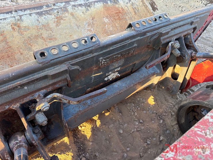 2019-takeuchi-tl8-image-6