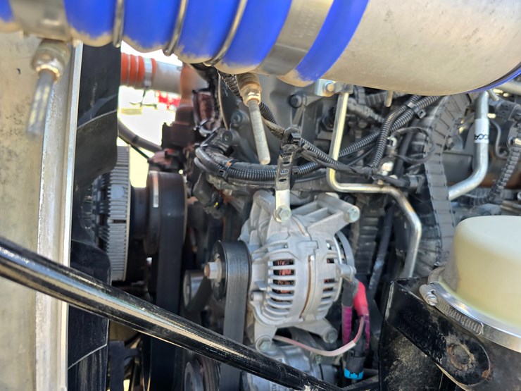 2019-peterbilt-567-image-55