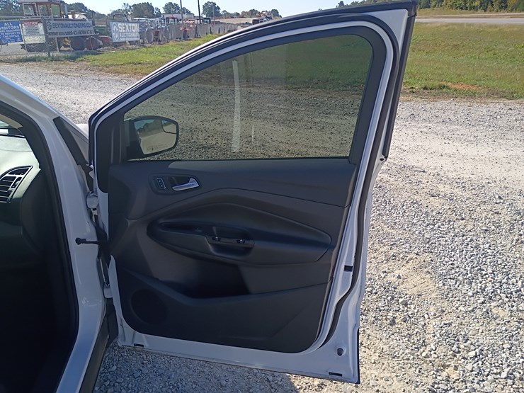 2016-ford-escape-image-36