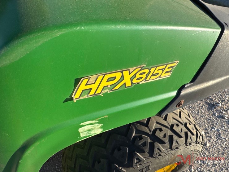 2022-john-deere-gator-image-14