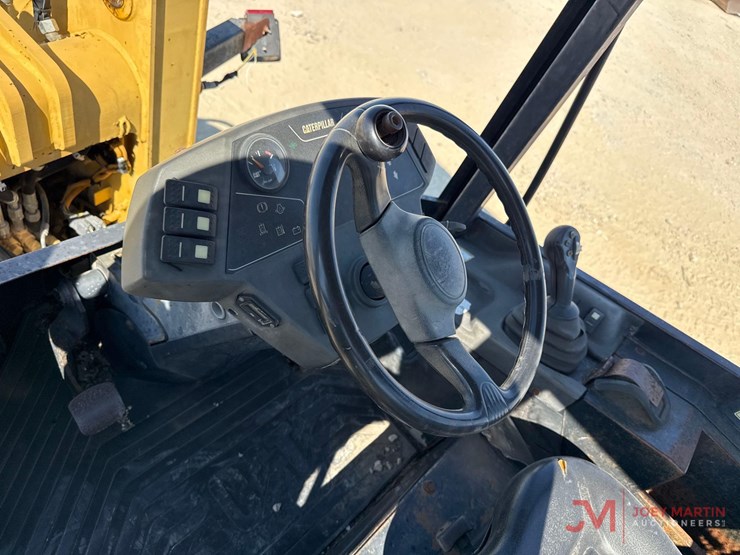 2008-caterpillar-904b-image-20