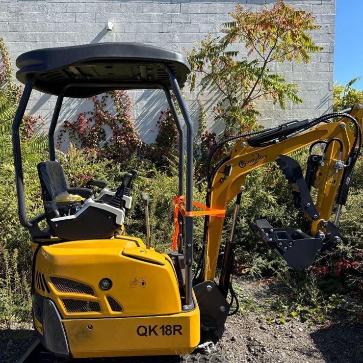 New CFG Industrial Co Mini Excavator Model QK18R
