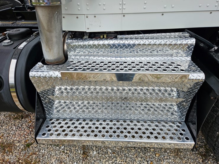 2015-kenworth-t800-image-121