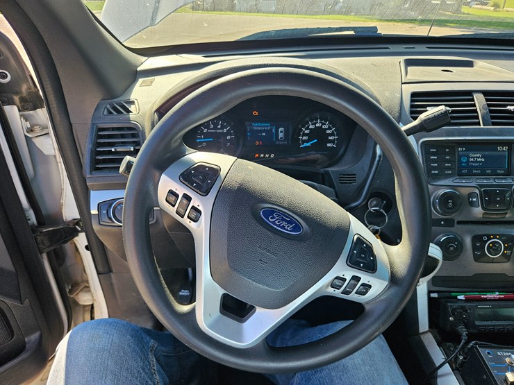 2014-ford-explorer-image-38