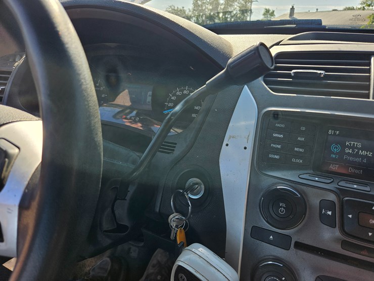 2014-ford-explorer-image-39