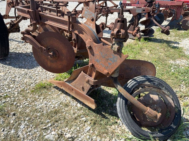 3-bottom-trip-plow-image-25