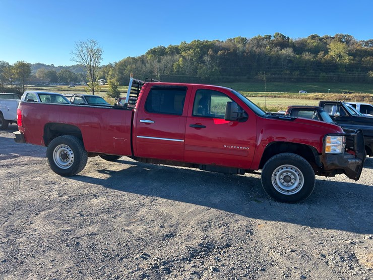2013-chevrolet-2500-image-1
