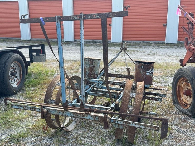 ford-12-88-planter-image-7