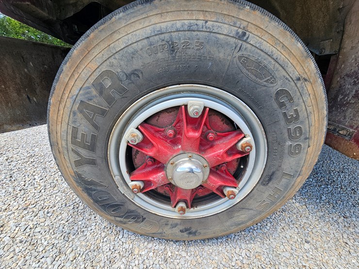 1993-ford-f800-image-84