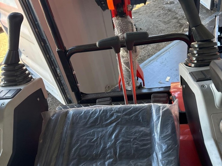 new-tpm-industrial-co-mini-excavator-model-tpm-16-image-4
