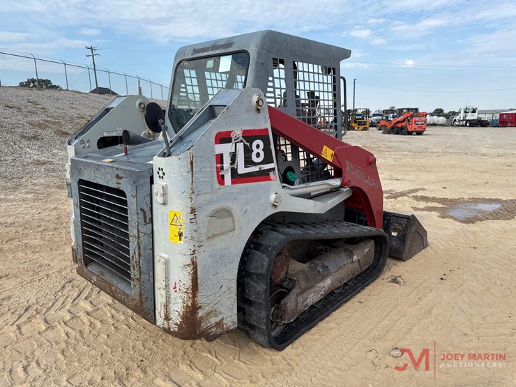 2019-takeuchi-tl8-image-2