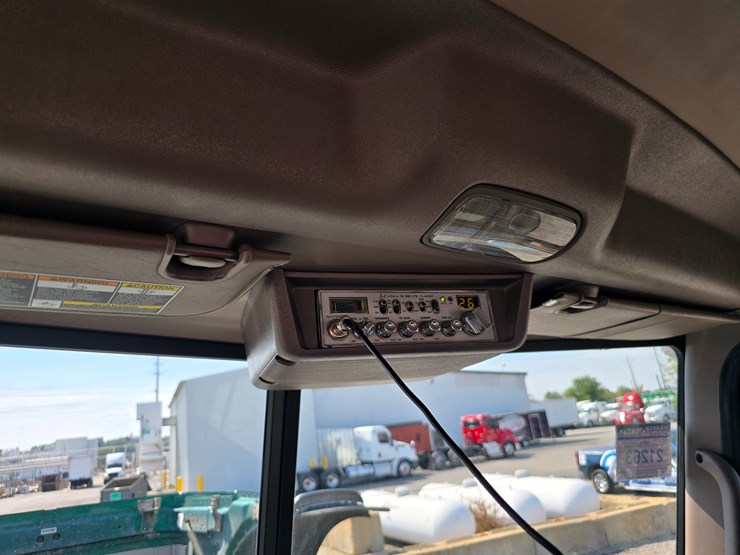 2014-peterbilt-388-image-120