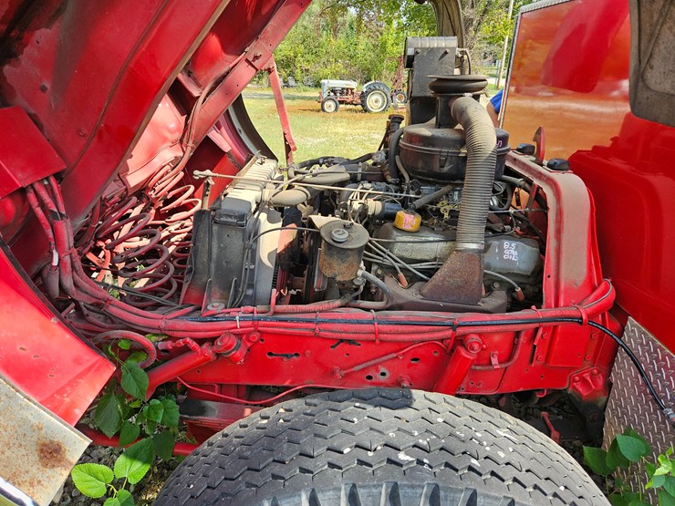 1983-ford-c800-image-30