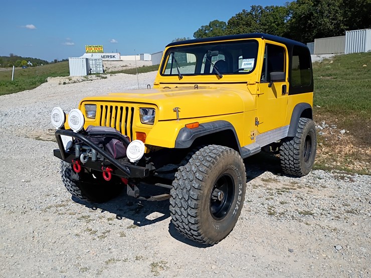 1995-jeep-wrangler-image-1