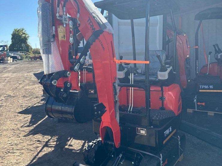 new-tpm-industrial-co-mini-excavator-model-tpm-16-image-5