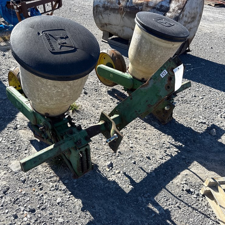 JOHN DEERE 2