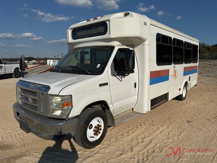 2010-ford-e450-sd-image-4
