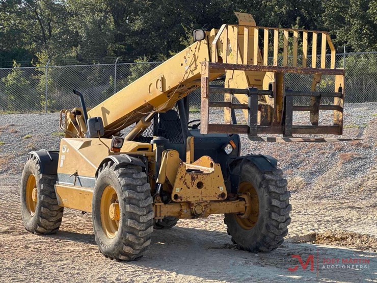 caterpillar-th83-image-1