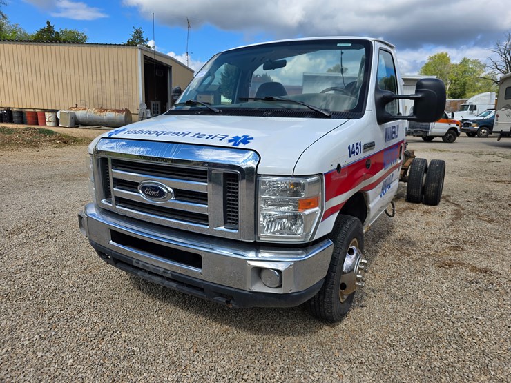 2008-ford-e450-image-1
